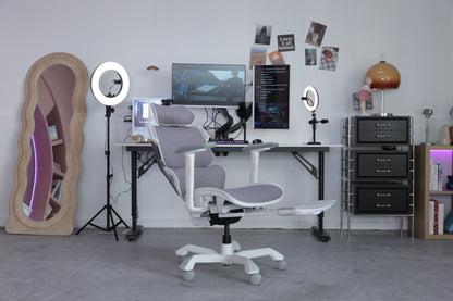 Picture showing a ACE home white in front of a setup